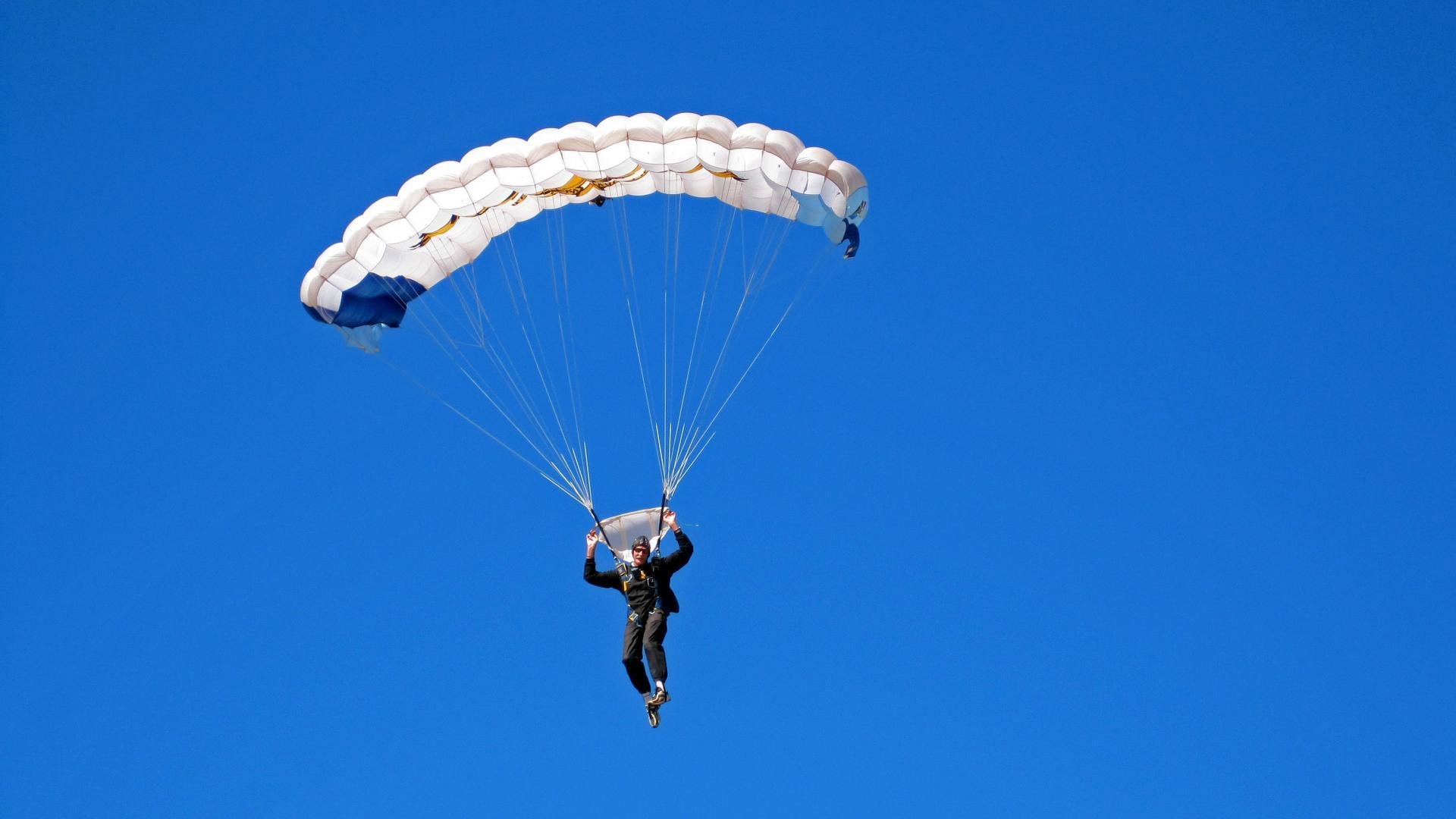 “美洲狮队再度登顶，阿根廷橄榄球未来光明”